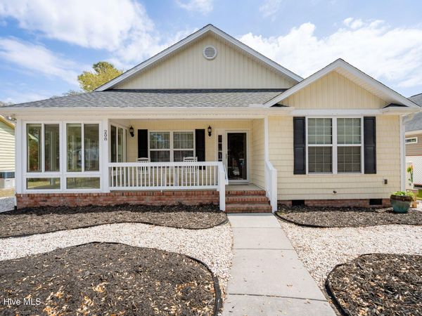 208 NE 52nd Street, Oak Island, NC 28465