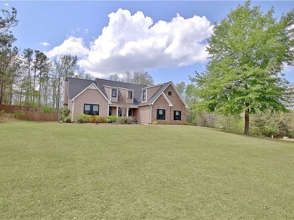 12 Smokey Ridge Court, Newnan, GA 30263