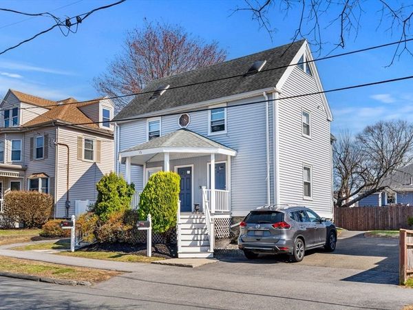 13 Hampshire St, Danvers, MA 01923