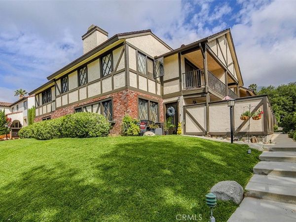 395 Mariposa Avenue, Unit C, Sierra Madre, CA 91024