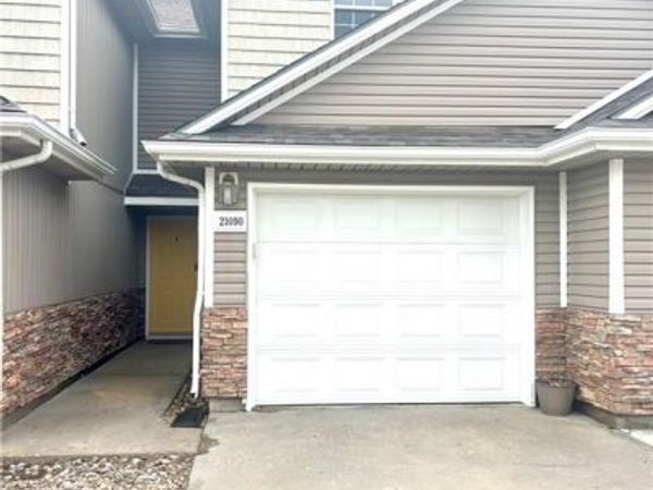 21090 MILLRIDGE Street, Spring Hill, KS 66083