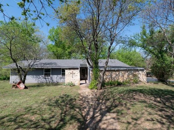 106 Oak Hills Drive, Coffeyville, KS 67337