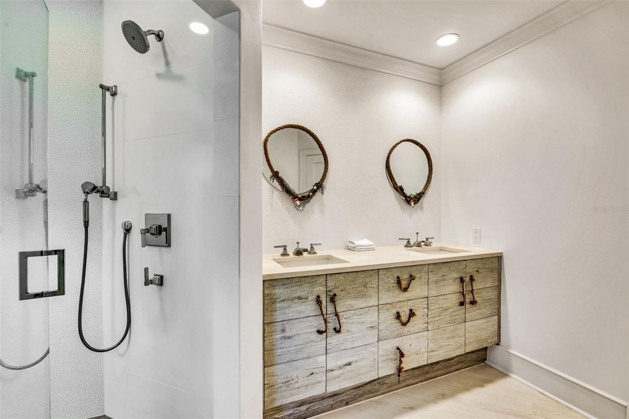 103 Park Avenue, Anna Maria, FL 34216 Photo