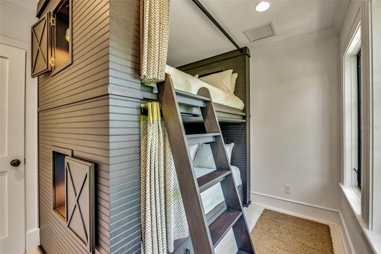 103 Park Avenue, Anna Maria, FL 34216 Photo