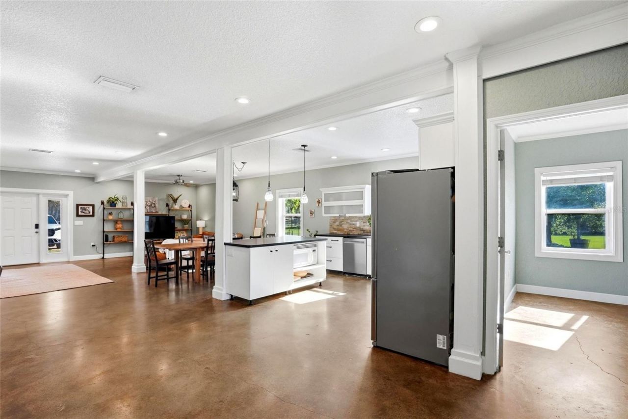 123 S Wiggins Road, Plant City, FL 33566 Photo