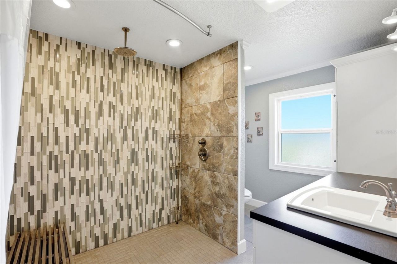 123 S Wiggins Road, Plant City, FL 33566 Photo