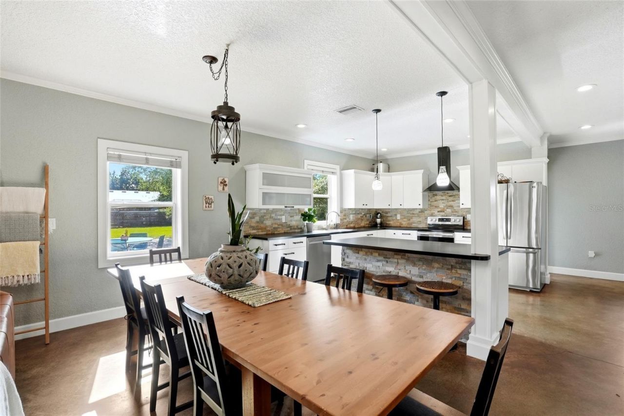 123 S Wiggins Road, Plant City, FL 33566 Photo