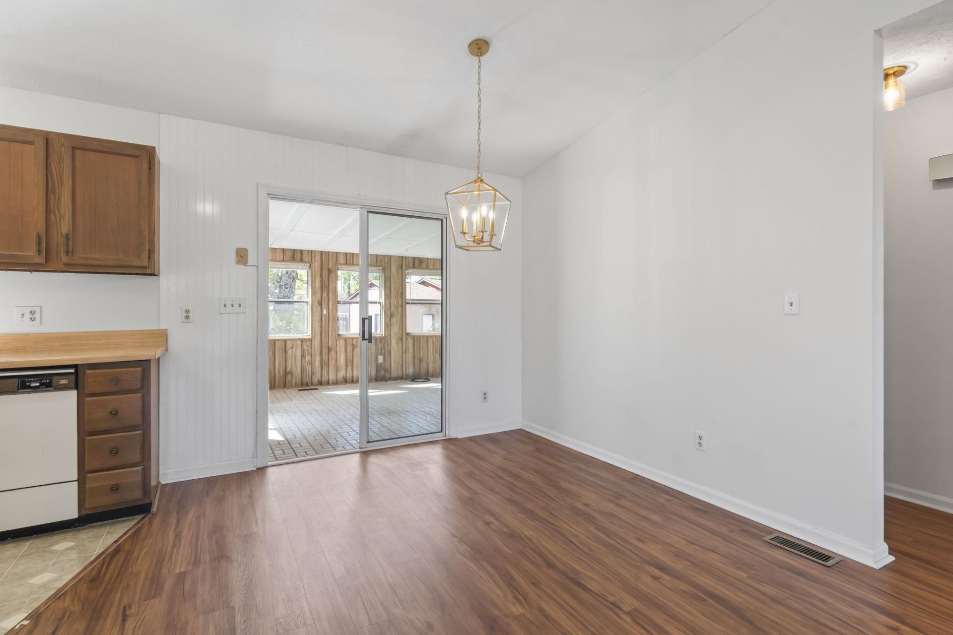 1110 Cypress Cove Photo 10