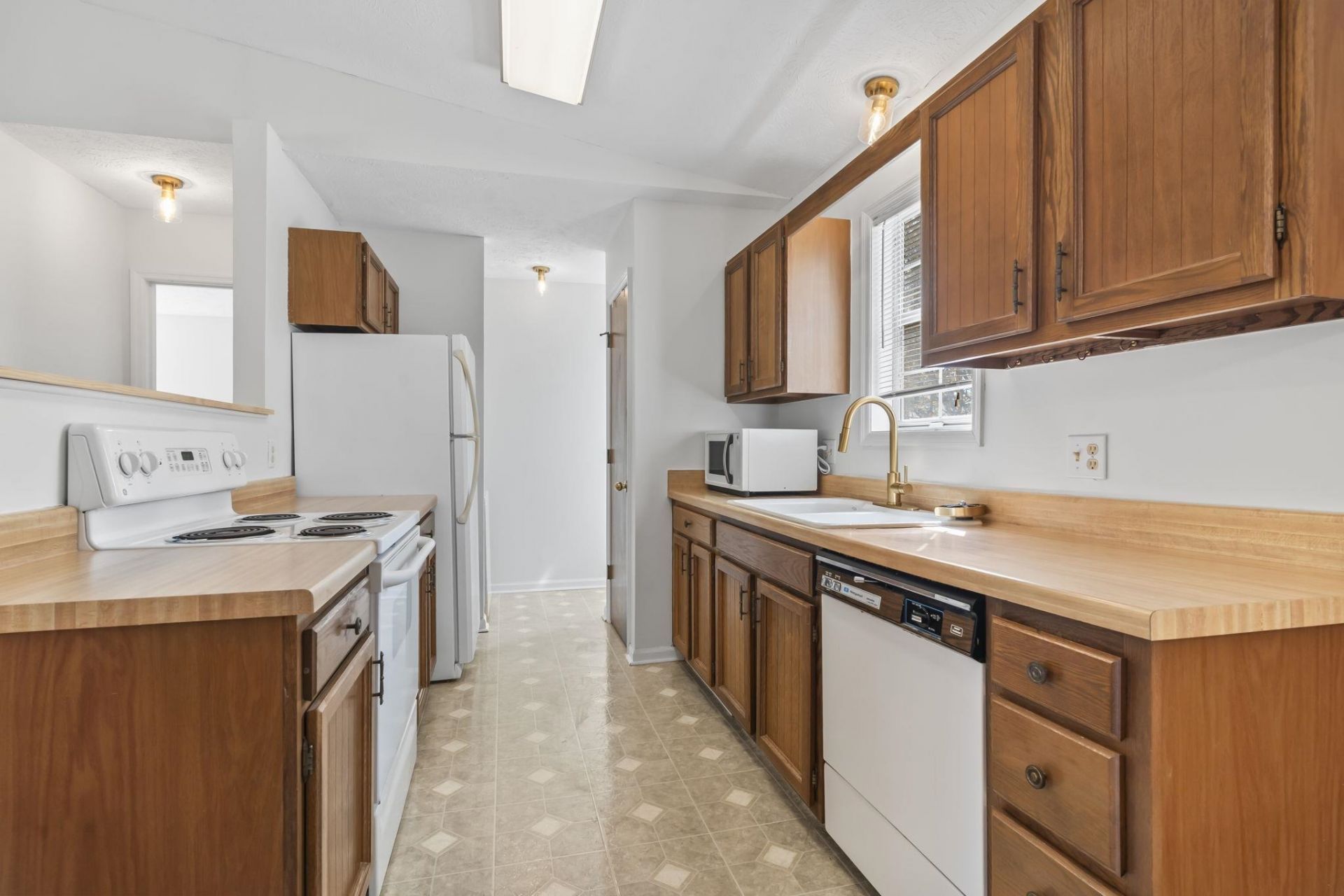 1110 Cypress Cove Photo 13