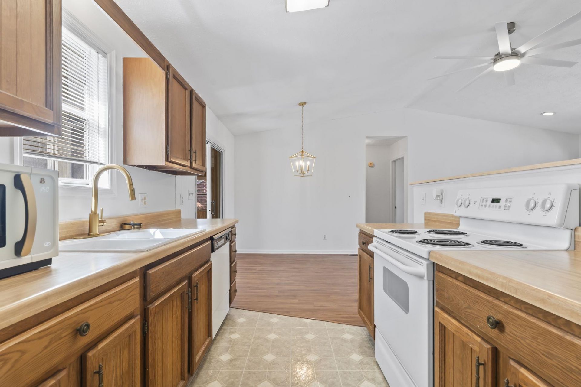 1110 Cypress Cove Photo 15