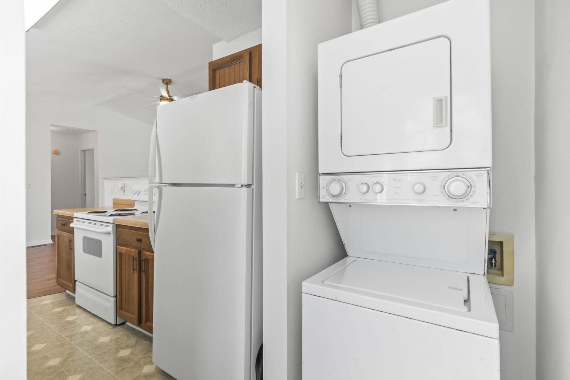 1110 Cypress Cove Photo 17