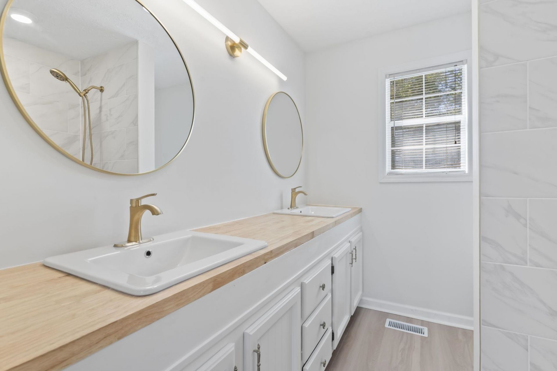 1110 Cypress Cove Photo 20