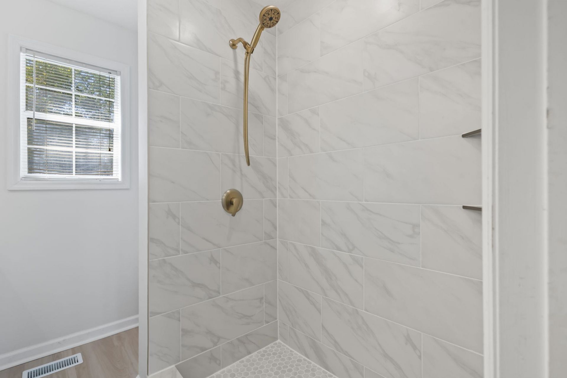 1110 Cypress Cove Photo 21