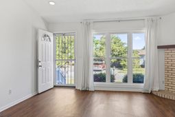 1110 Cypress Cove photo 4