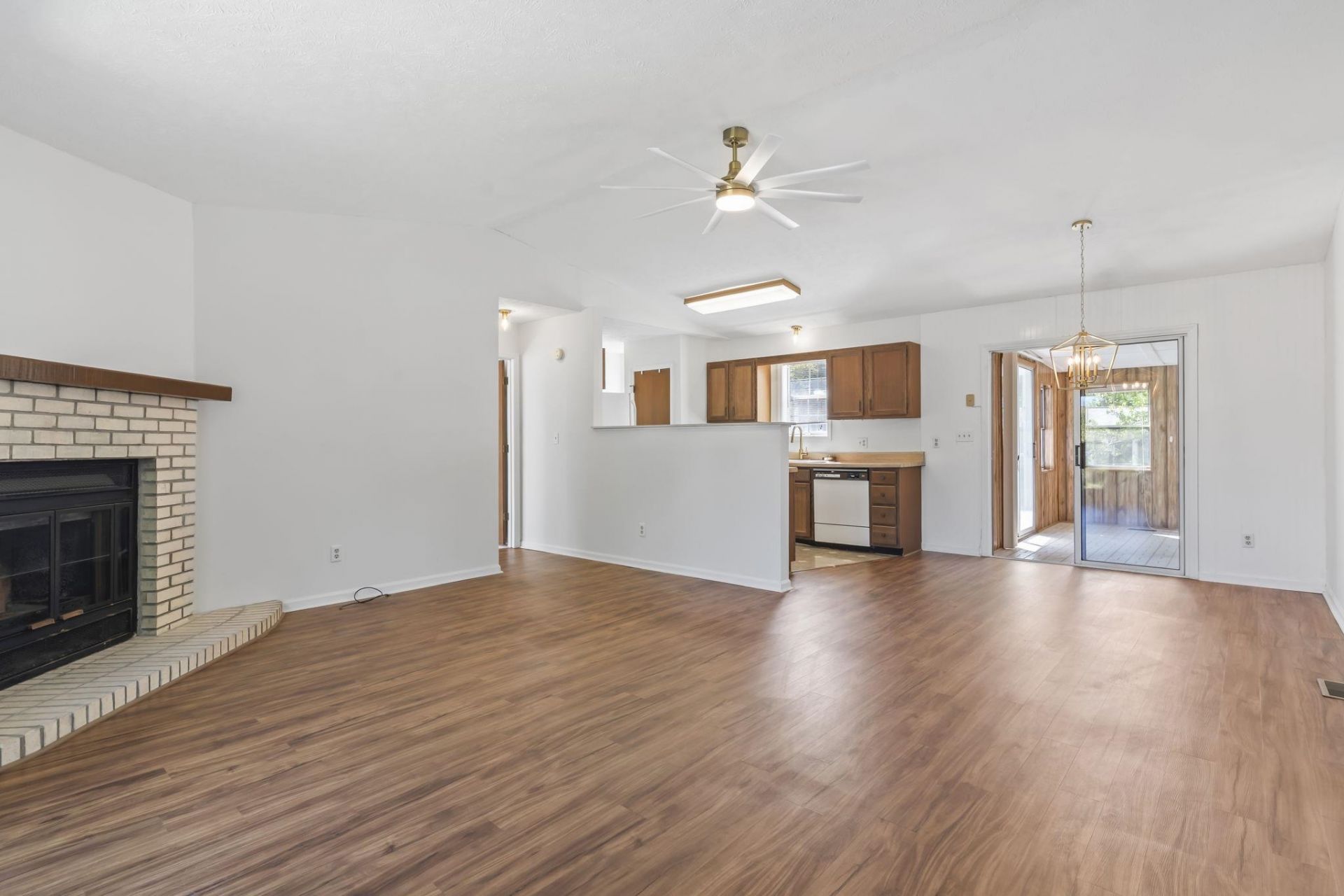 1110 Cypress Cove Photo 5