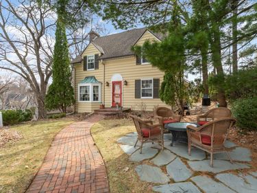 5420 Woodcrest Drive, Edina, MN 55424