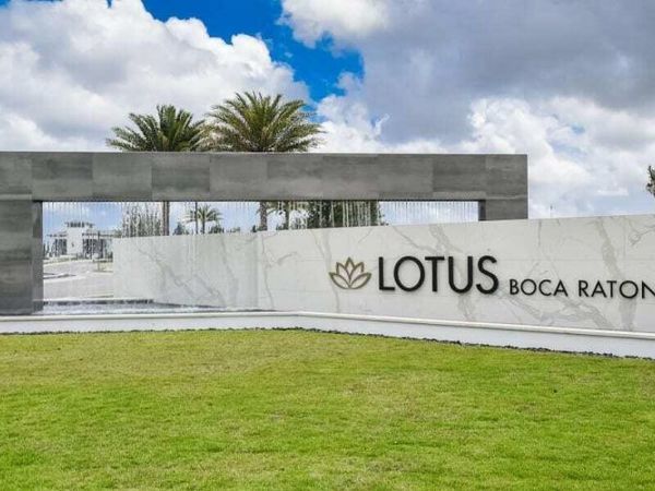 8227 Oceanus Drive, Boca Raton, FL 33496