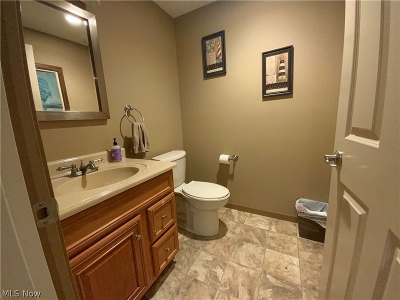 6922 Thornwood Street NW, Canton, OH 44718 Photo 27