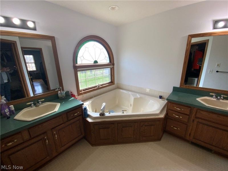 6922 Thornwood Street NW, Canton, OH 44718 Photo 34