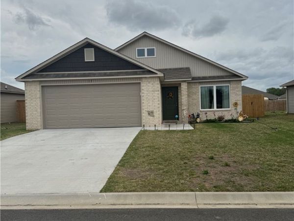 17 Fallen Oak Drive, Conway, AR 72032