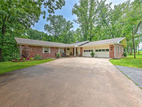 200 Kayla Drive , Rogers, AR 72756