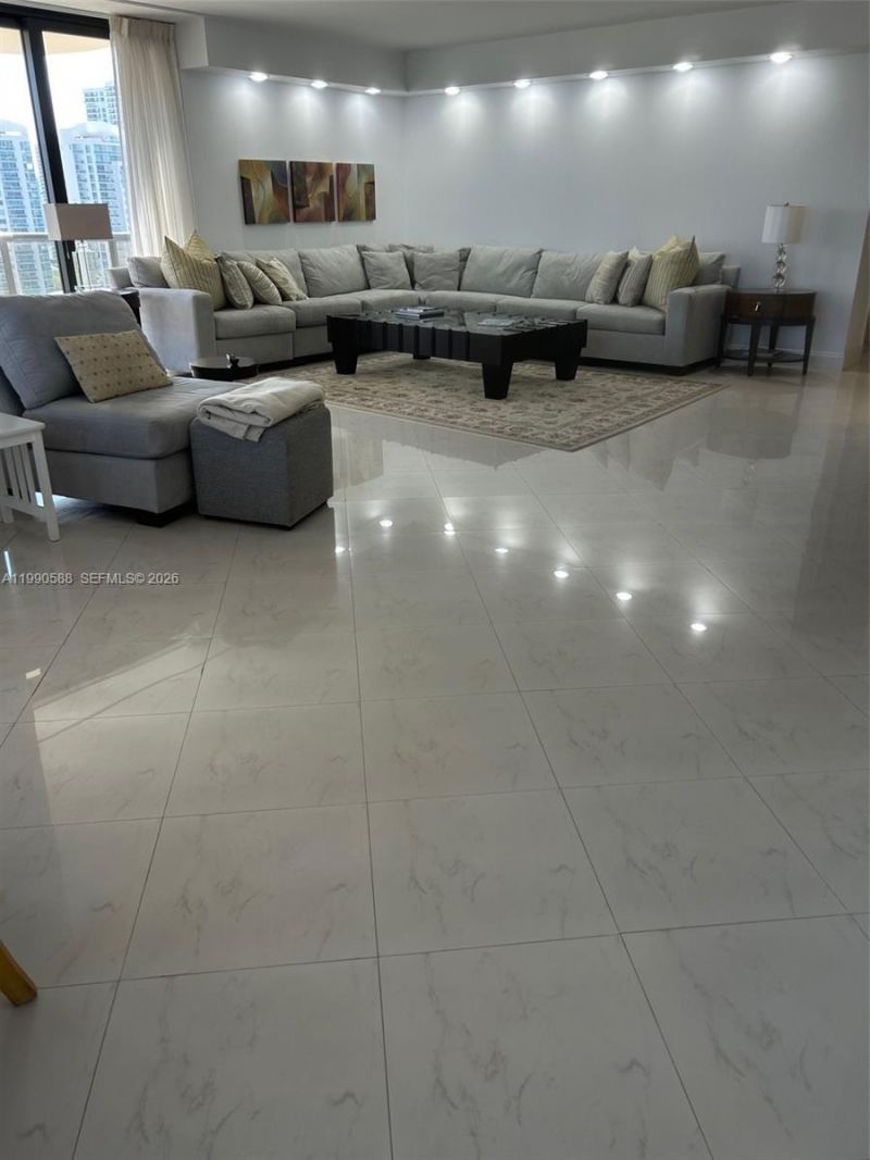 19667 Turnberry Way, Unit 18-K, Aventura, FL 33180 Photo