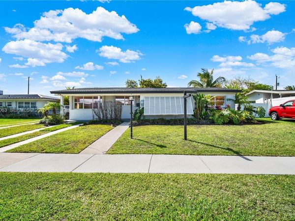 9401 Jamaica Dr , Cutler Bay, FL 33189