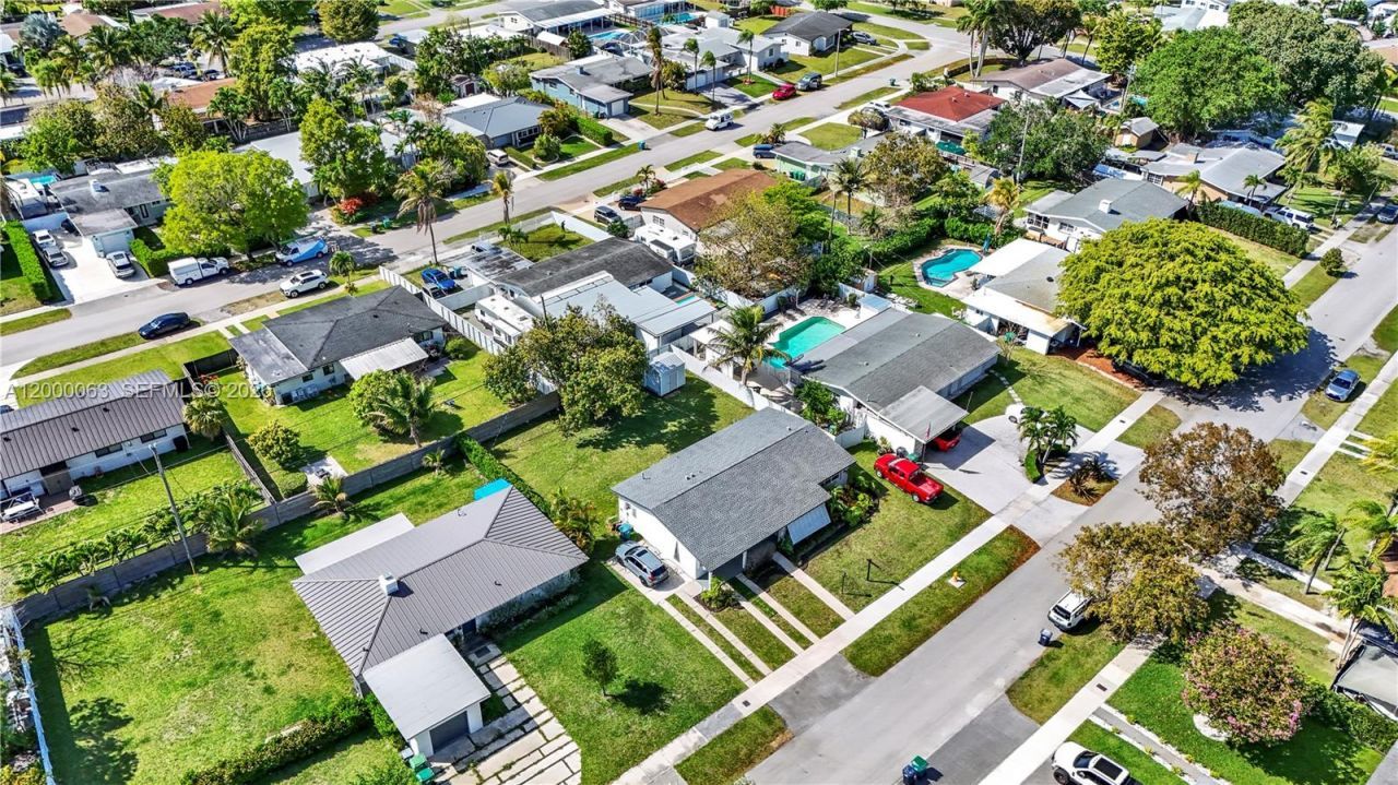 9401 Jamaica Dr, Cutler Bay, FL 33189 Photo