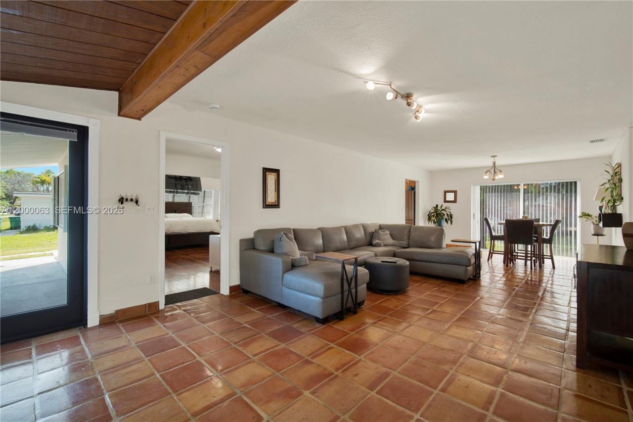 9401 Jamaica Dr, Cutler Bay, FL 33189 Photo