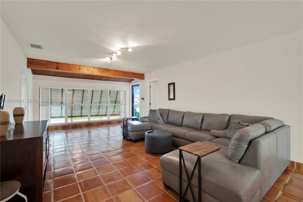 9401 Jamaica Dr, Cutler Bay, FL 33189 Photo