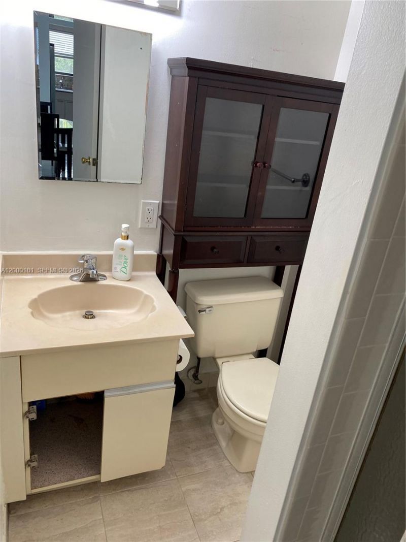 1900 Diana Dr, Unit 3D, Hallandale Beach, FL 33009 Photo