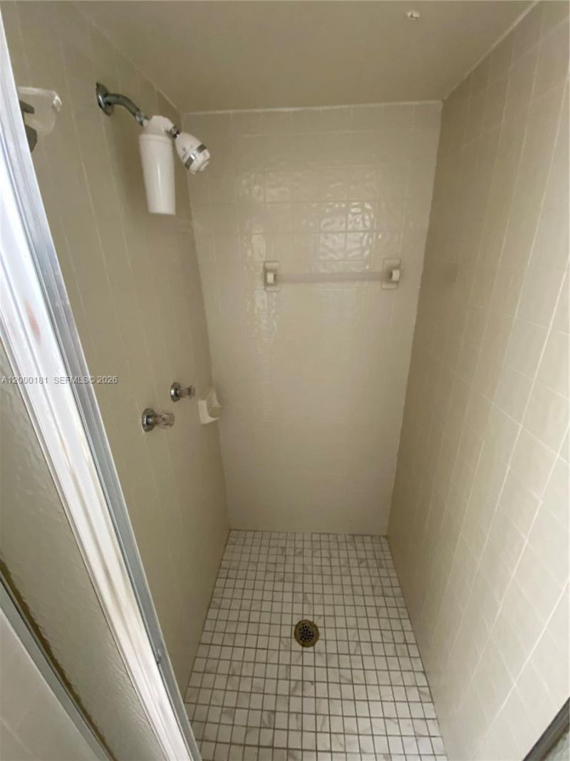 1900 Diana Dr, Unit 3D, Hallandale Beach, FL 33009 Photo