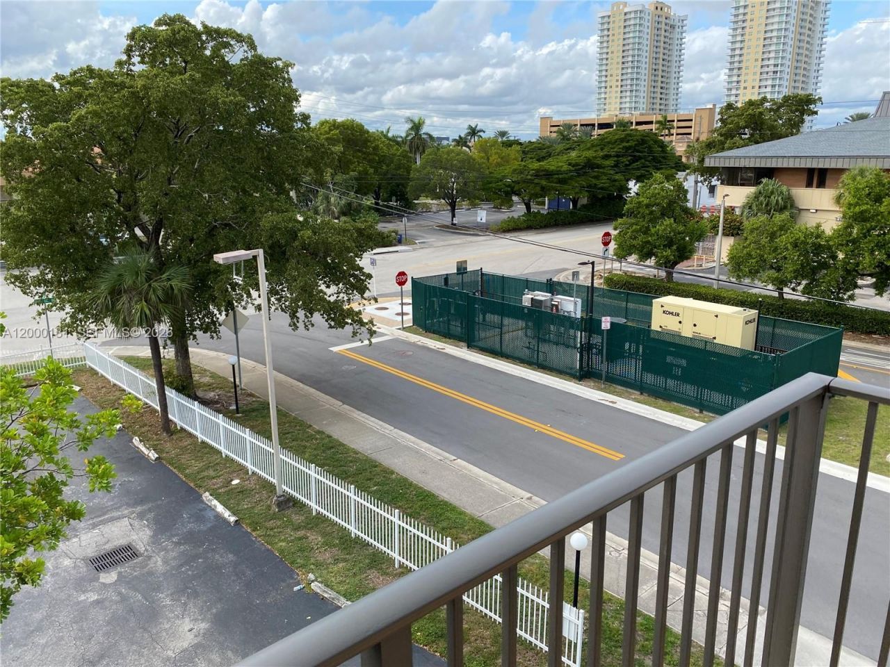 1900 Diana Dr, Unit 3D, Hallandale Beach, FL 33009 Photo