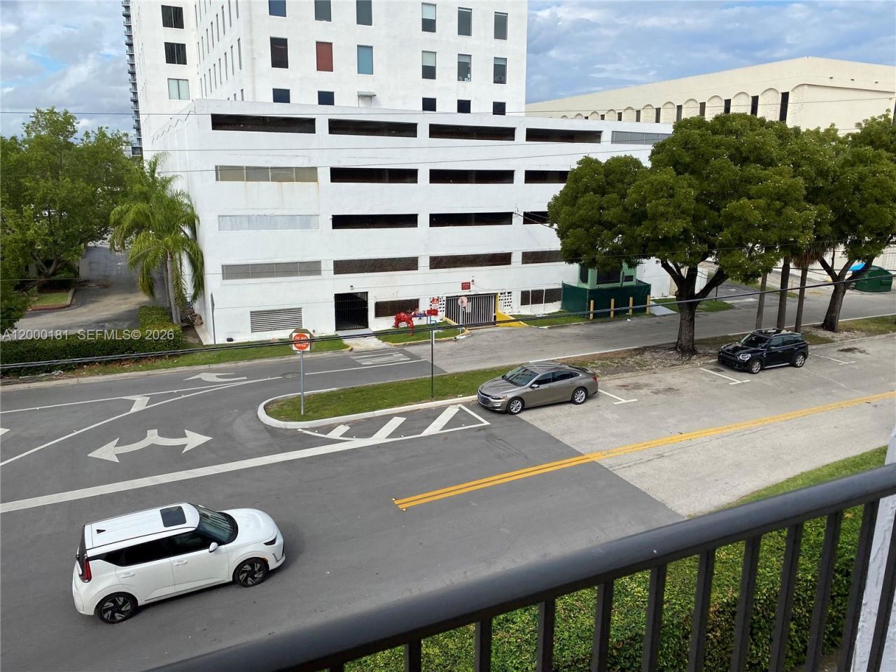 1900 Diana Dr, Unit 3D, Hallandale Beach, FL 33009 Photo