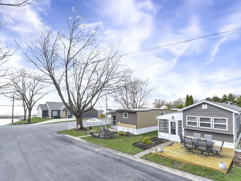 8696 Bayshore Road, Unit 2, Marblehead, OH 43440 Photo 4