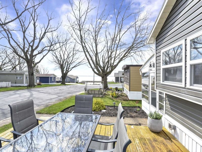 8696 Bayshore Road, Unit 2, Marblehead, OH 43440 Photo 5