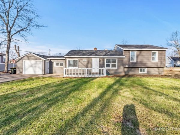 1019 Maple Street , Lake In The Hills, IL 60156