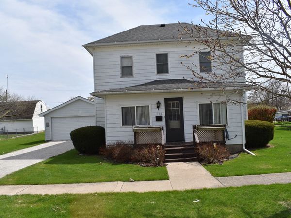 208 S Jefferson Street , Flanagan, IL 61740