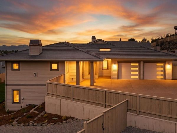 5611 Autumn Park Drive, Medford, OR 97504