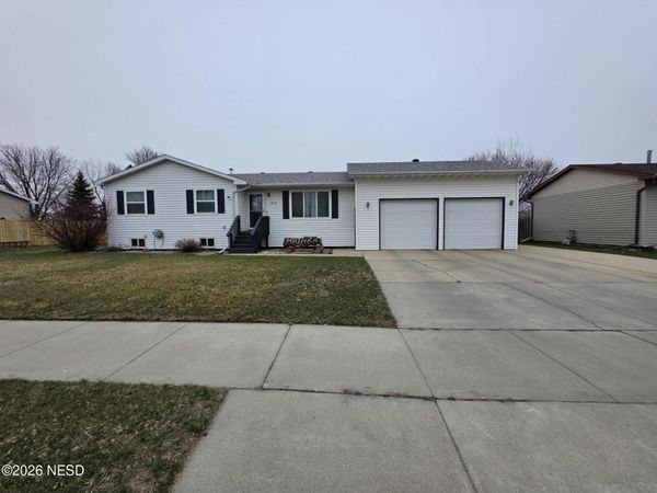 1415 3RD AVENUE NW, Watertown, SD 57201