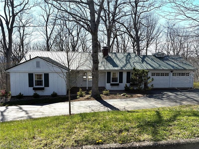 118 Hillcrest Dr, Marietta, OH 45750 Photo 1