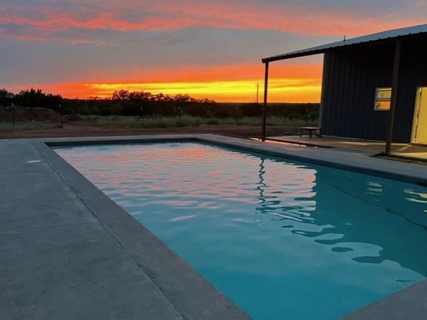 6922 Hwy 83, Ovalo, TX 79541