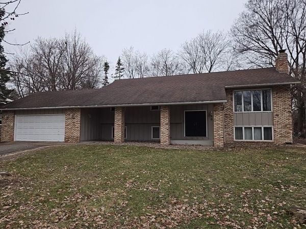 30 16th Avenue SW, New Brighton, MN 55112