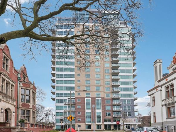 1522 N Prospect AVENUE, Unit 901, Milwaukee, WI 53202