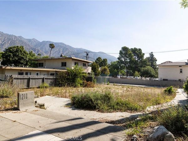 1210 N Altadena Drive, Pasadena, CA 91107