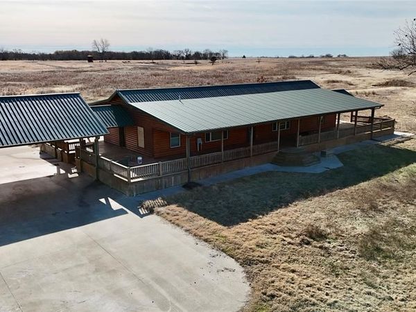 1774 N 376 Road, Okemah, OK 74883