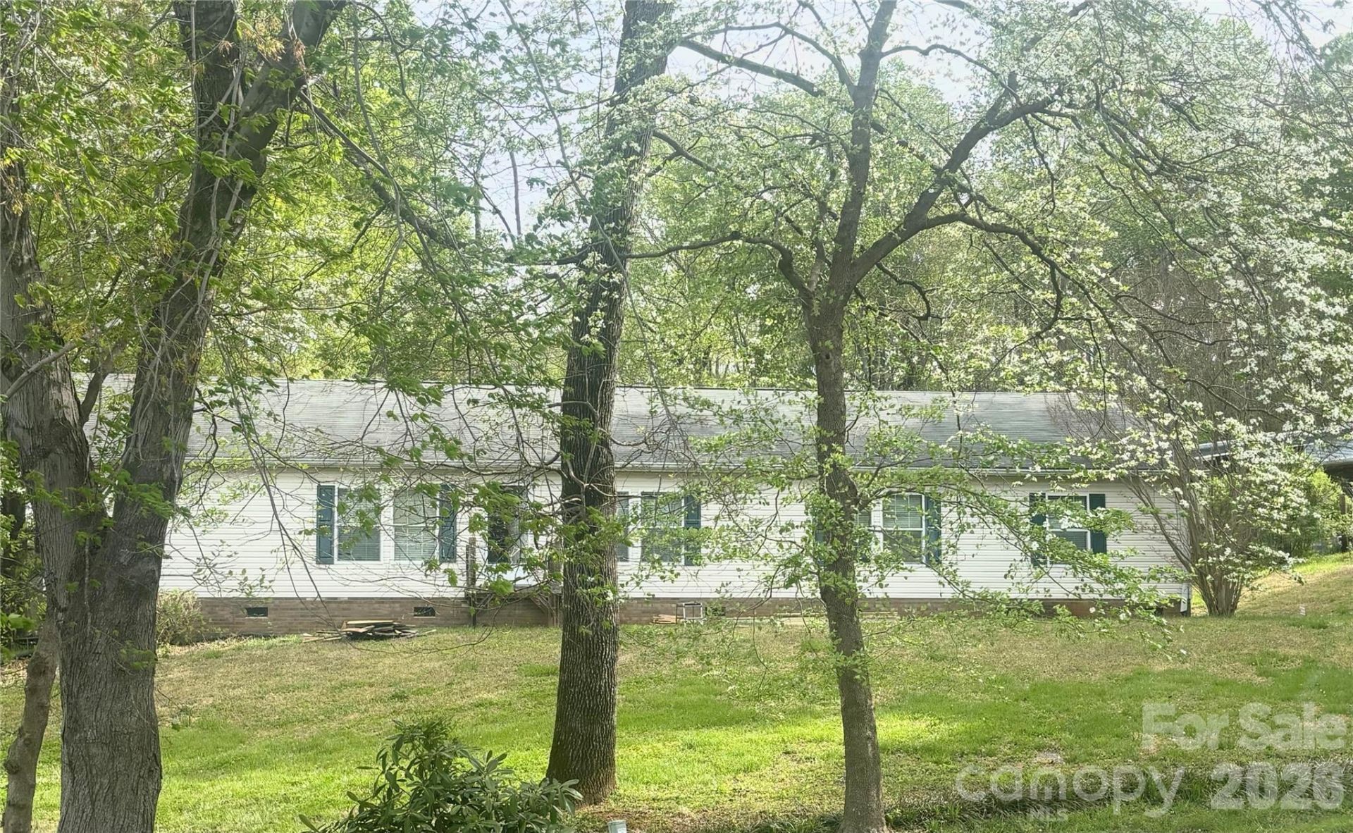 3634 Hillview Drive Ne, Conover, NC 28613 Main Photo