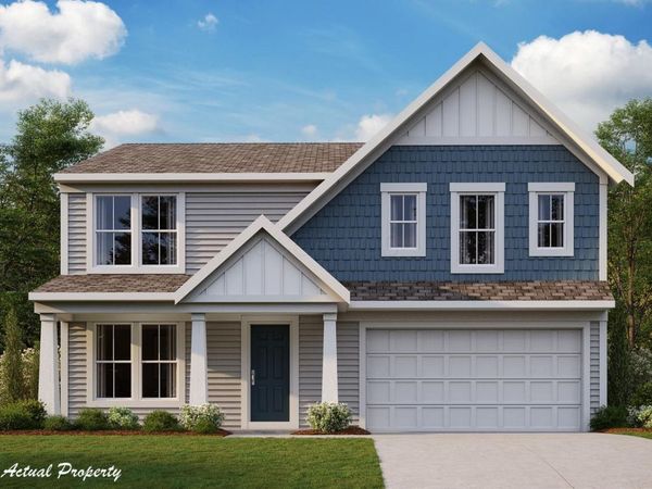 359 Isaac Tharp Street , Pataskala, OH 43062