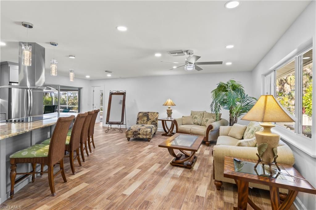 9421 Moonlight Dr, Sanibel, FL 33957 Photo