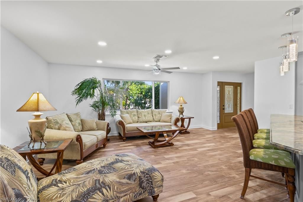 9421 Moonlight Dr, Sanibel, FL 33957 Photo